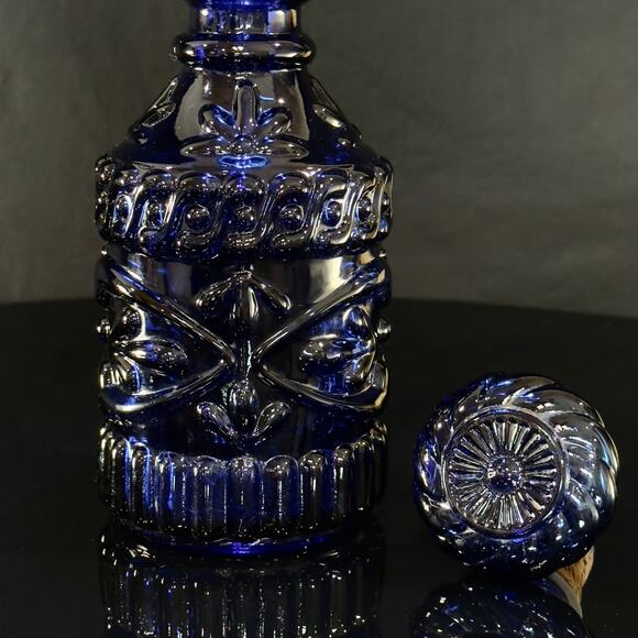 Cobalt Blue Glass Decanter Bottle Empty 11" Tall Vintage Jim Beam’s Bonded Beam - Picture 2 of 11